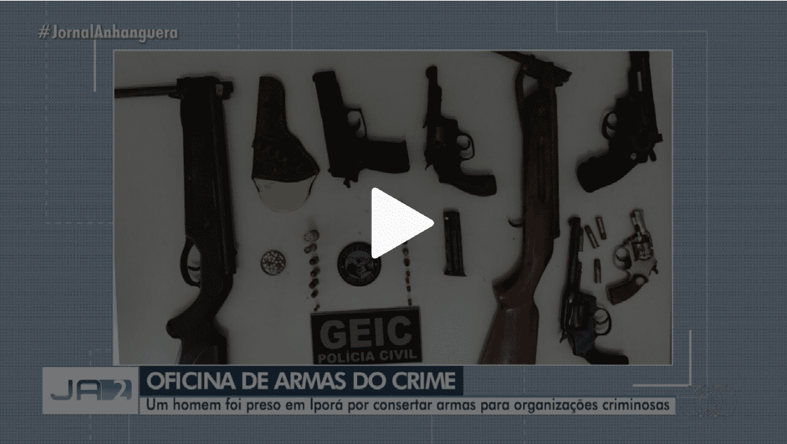 Polícia Civil de Goiás descobre oficina clandestina de armas em Iporá, com materiais e armas ilegais apreendidos durante operação.