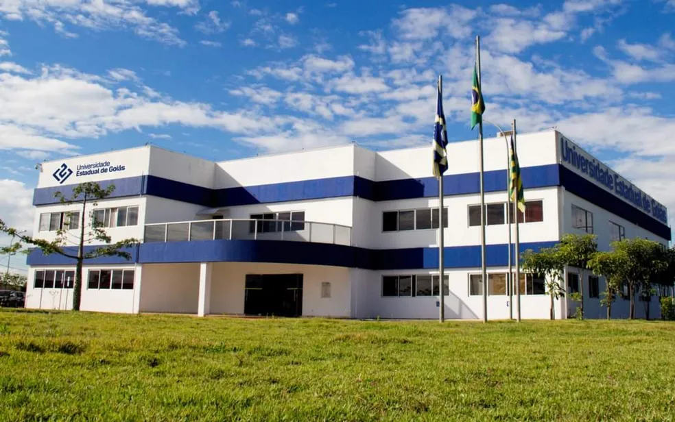 Concurso para Professor na UEG 2025: Oportunidade Imperdível com Salário de Até R$ 33 Mil